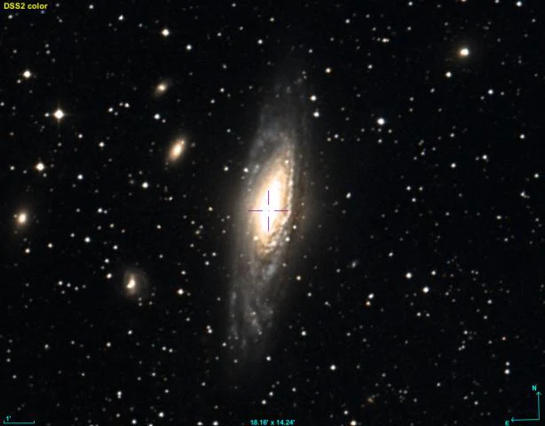 Galaxia espiral NGC 7331 inclinada, en color